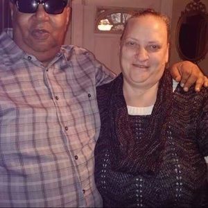 Meet your Posher, Lois